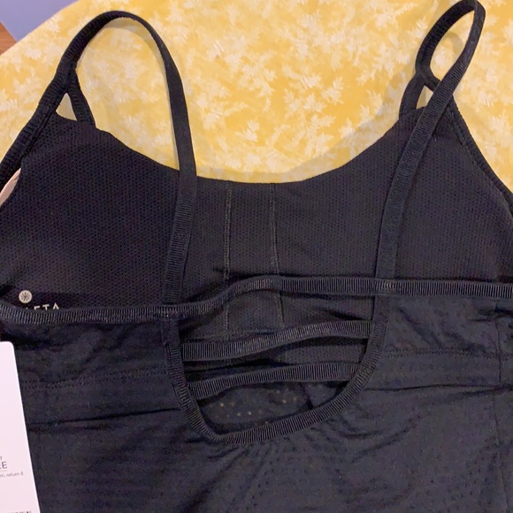 Workout/athletic top - Picture 4 of 4